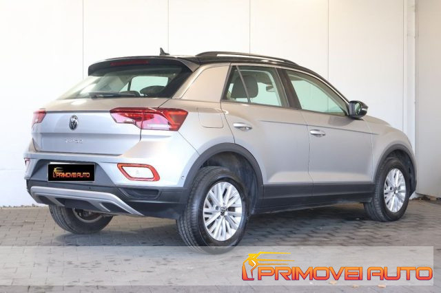 Volkswagen T-Roc 2.0 TDI SCR Life, del 2023, 40.300 km, in vendita a Castelnuovo Rangone (MO)