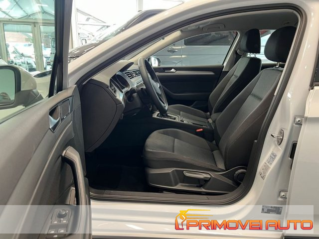 Volkswagen Passat Variant 1.5 TSI ACT DSG Conceptline - foto 4 di 4