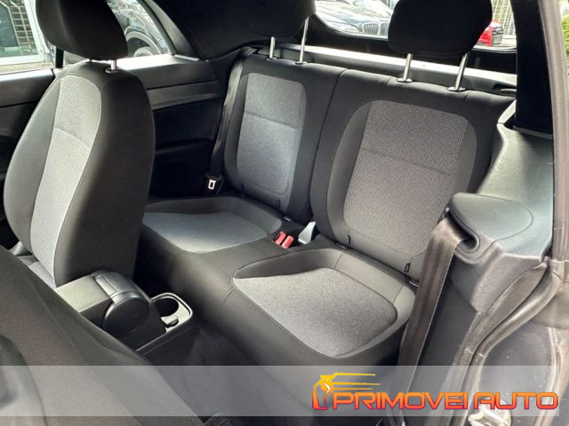 Volkswagen Maggiolino Cabrio 1.2 TSI Design BlueMotion Technology - foto 4 di 4