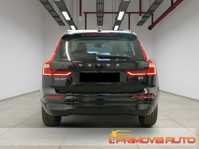Volvo XC60 B4 automatico Core - foto 2 di 4