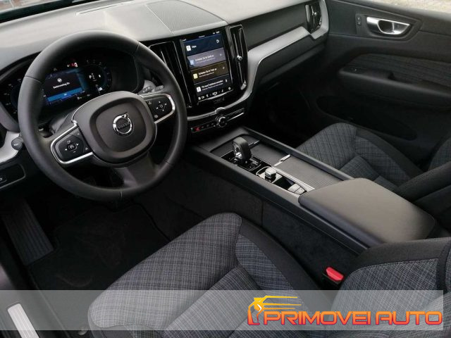 Volvo XC60 B4 automatico Core - foto 3 di 4