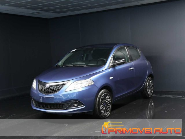 Lancia Ypsilon 1.0 FireFly 5 porte S&S Hybrid Silver Plus - foto 2 di 4