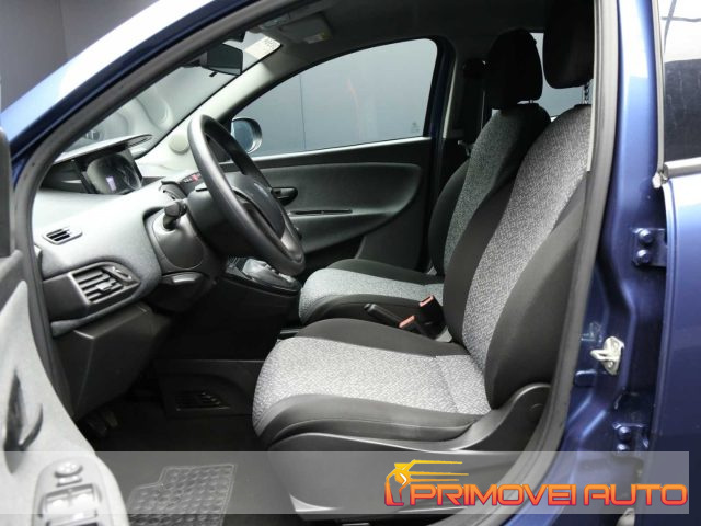 Lancia Ypsilon 1.0 FireFly 5 porte S&S Hybrid Silver Plus usato a CASTELNUOVO RANGONE