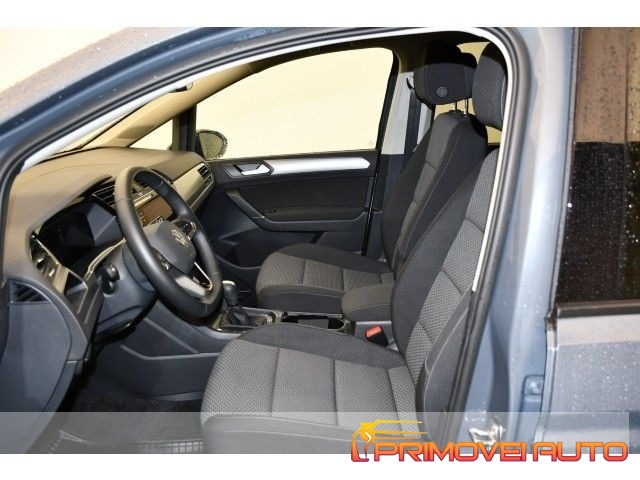 Volkswagen Touran 2.0 TDI 150 CV SCR DSG R-Line - foto 2 di 4