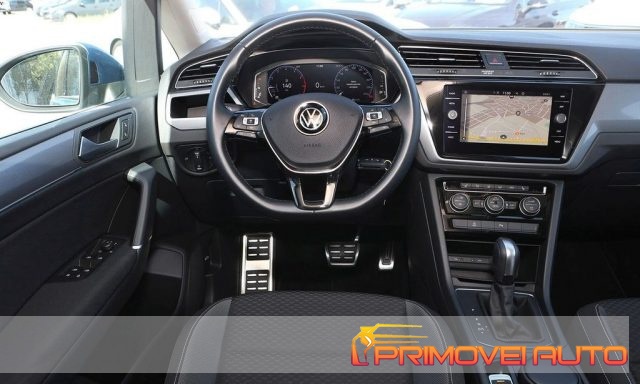 Volkswagen Touran 1.5 TSI DSG Active BlueMotion Technology usato a CASTELNUOVO RANGONE