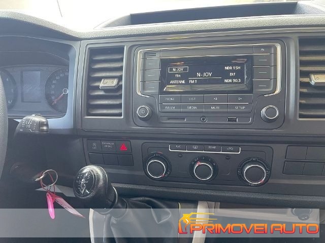 Volkswagen Caravelle 2.0 TDI 102CV PC Trendline - foto 2 di 4
