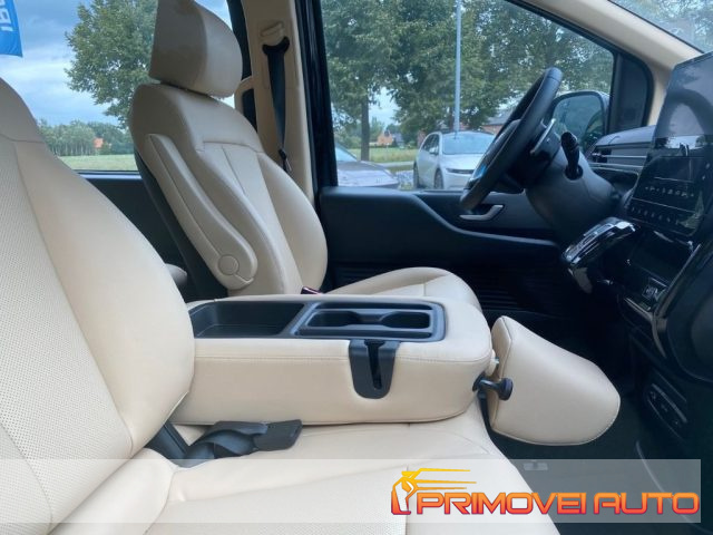 Hyundai STARIA 2.2 AT 9 posti km 0 a CASTELNUOVO RANGONE