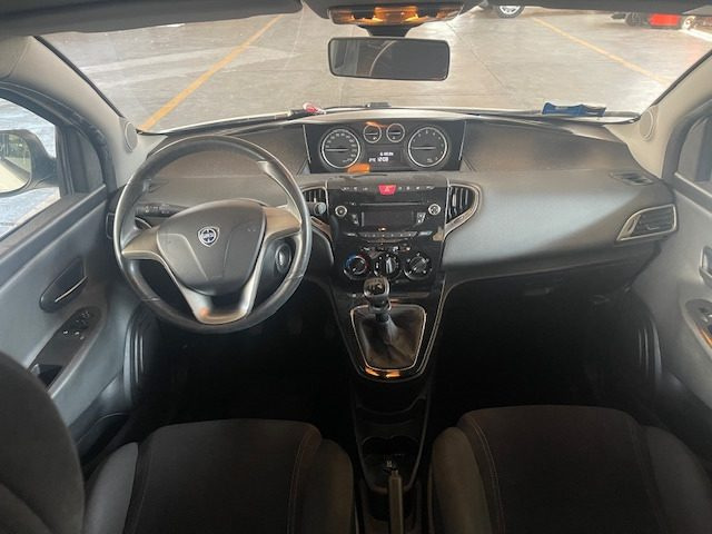 Lancia Ypsilon 0.9 TwinAir 85 CV 5 porte S&S Gold - foto 3 di 4