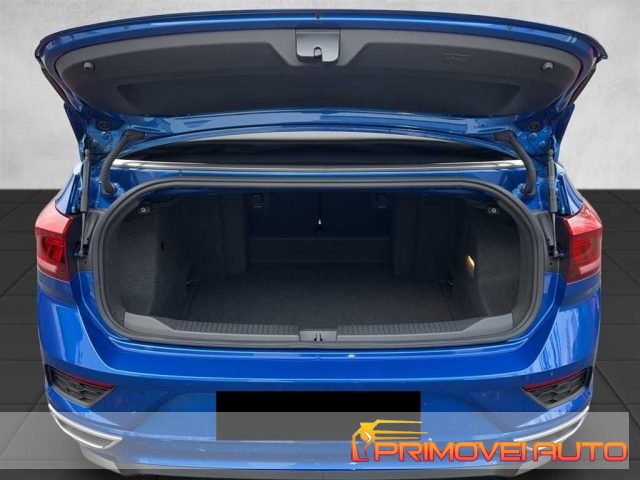 Volkswagen T-Roc Cabriolet 1.5 TSI ACT DSG R-Line, del 2022, 4.900 km, in vendita a Castelnuovo Rangone (MO)