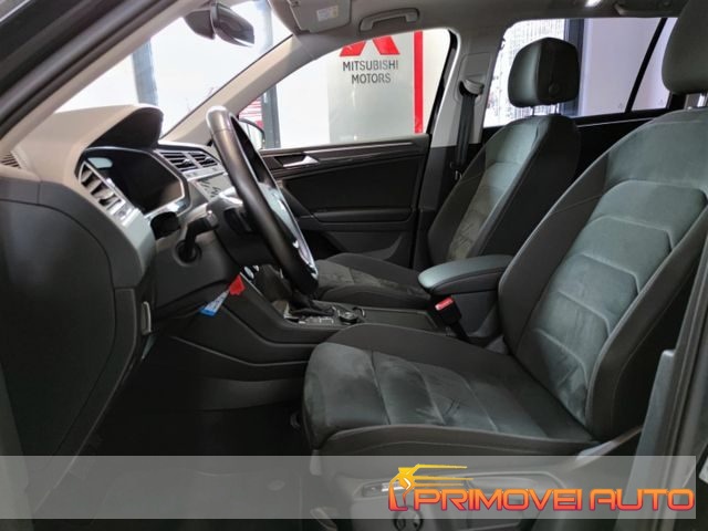 Volkswagen Tiguan 2.0 TSI R-Line BMT Highline - foto 2 di 4