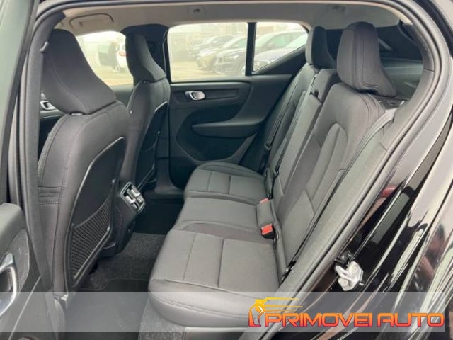 Volvo XC40 B4 AWD Geartronic Momentum Pro - foto 3 di 4