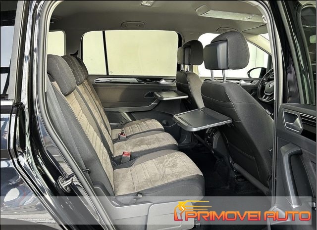Volkswagen Touran 2.0 TDI 150 CV SCR DSG Highline - foto 3 di 4