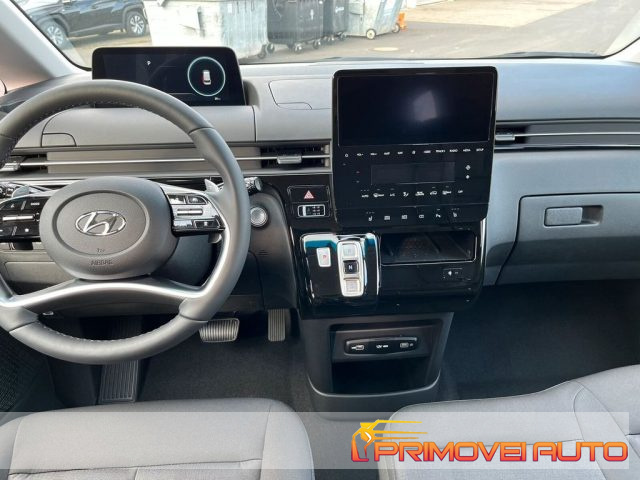 Hyundai STARIA 2.2 AT CRDi 4WD TREND usato a CASTELNUOVO RANGONE