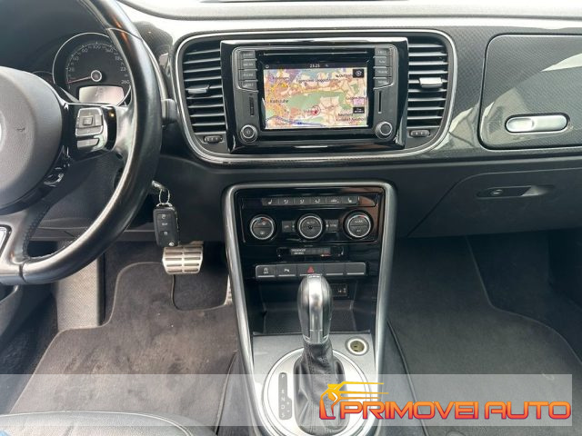 Volkswagen Maggiolino Cabrio 2.0 TSI DSG R- LINE BlueMotion Technology usato a CASTELNUOVO RANGONE