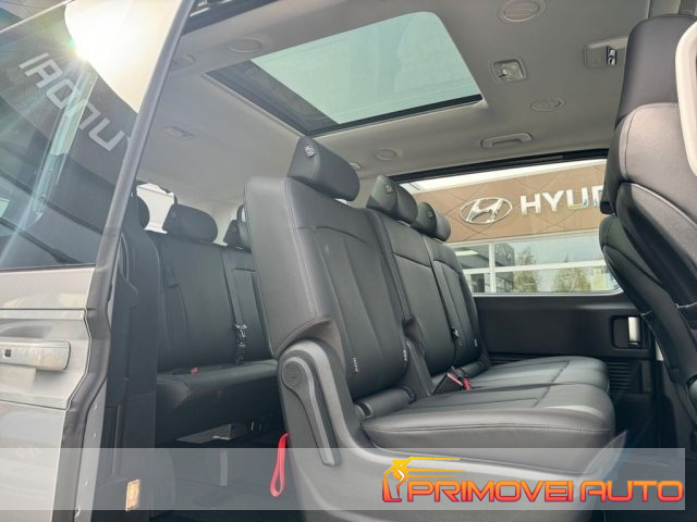 Hyundai STARIA 2.2 AT 9 posti - foto 2 di 4