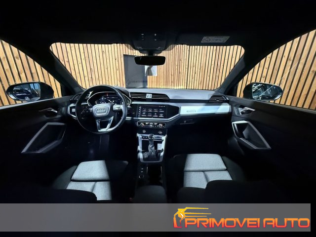 Audi Q3 35 TDI S line - foto 2 di 4