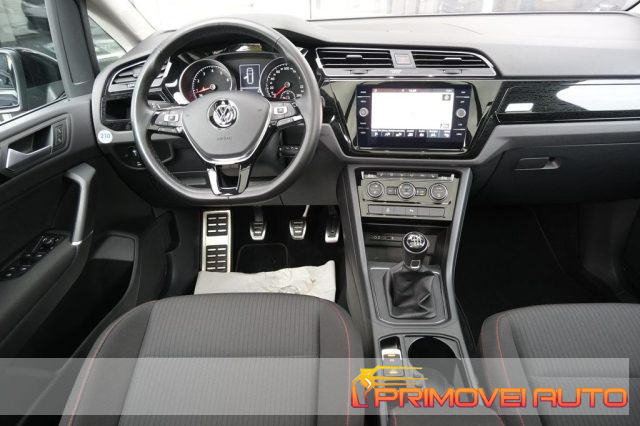 Volkswagen Touran 1.4 TSI R-Line 150 cv usato a CASTELNUOVO RANGONE