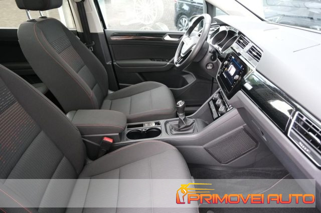 Volkswagen Touran 1.4 TSI R-Line 150 cv usato a CASTELNUOVO RANGONE