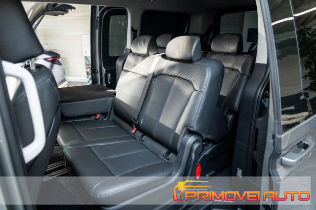 Hyundai STARIA 2.2 AT 9 posti - foto 2 di 4