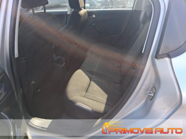 Peugeot 208 1.2 82 CV 5P. Active NEOPATENTATI, del 2013, 109.800 km, in vendita a Castelnuovo Rangone (MO)
