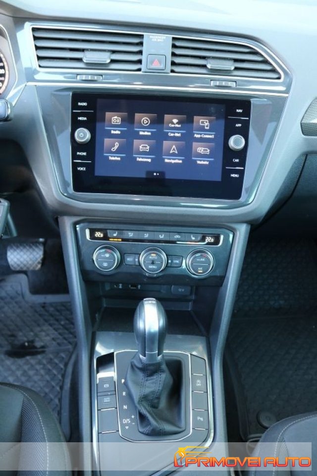 Volkswagen Tiguan 2.0 TDI SCR DSG R-Line, del 2018, 160.200 km, in vendita a Castelnuovo Rangone (MO)