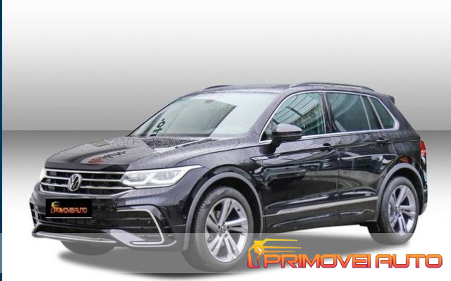 Volkswagen Tiguan 1.5 TSI 150 CV DSG ACT R-Line, del 2021, 32.000 km, in vendita a Castelnuovo Rangone (MO)