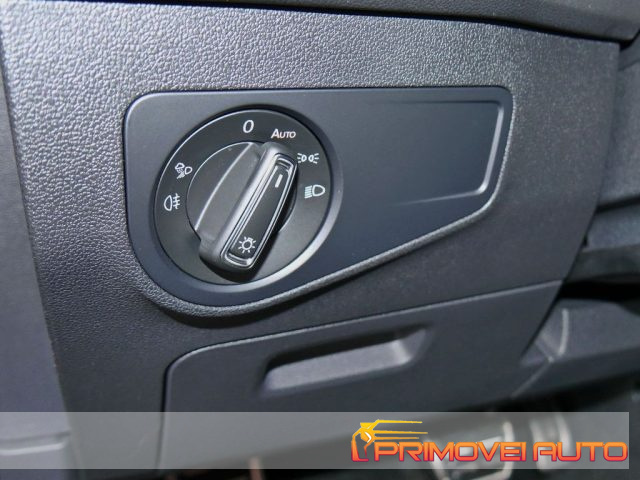 Volkswagen Tiguan 1.5 TSI 150 CV DSG ACT R-Line, del 2021, 32.000 km, in vendita a Castelnuovo Rangone (MO)