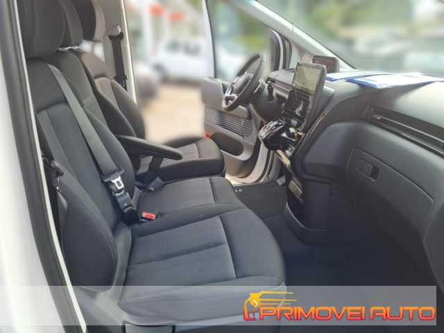 Hyundai STARIA 2.2 AT Trend - foto 2 di 4
