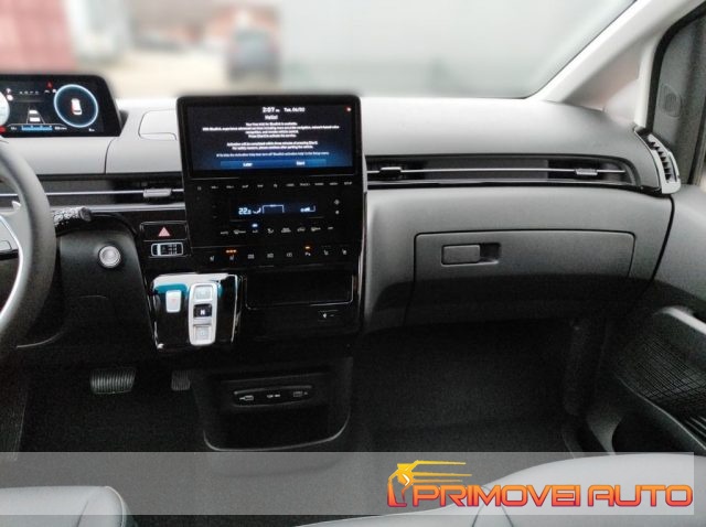 Hyundai STARIA 2.2 AT 2WD 9 posti Wagon - foto 3 di 4