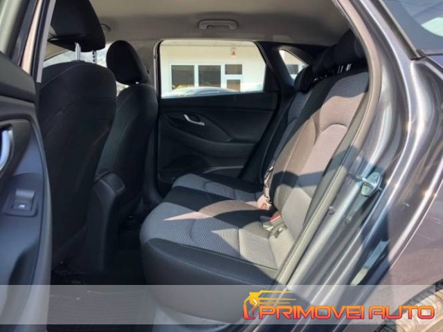 Hyundai i30 1.5 5 porte Classic Plus - foto 3 di 4