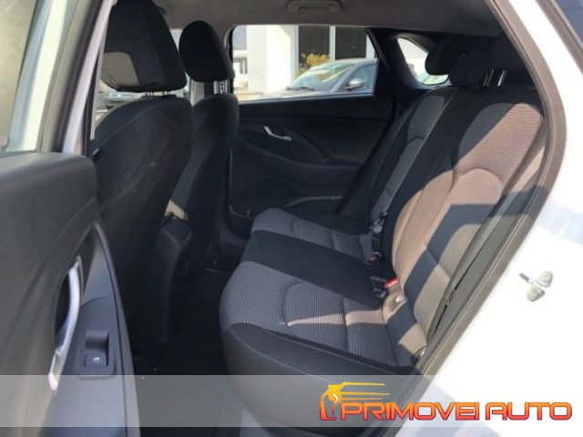 Hyundai i30 1.5 5 porte Classic Plus - foto 3 di 4