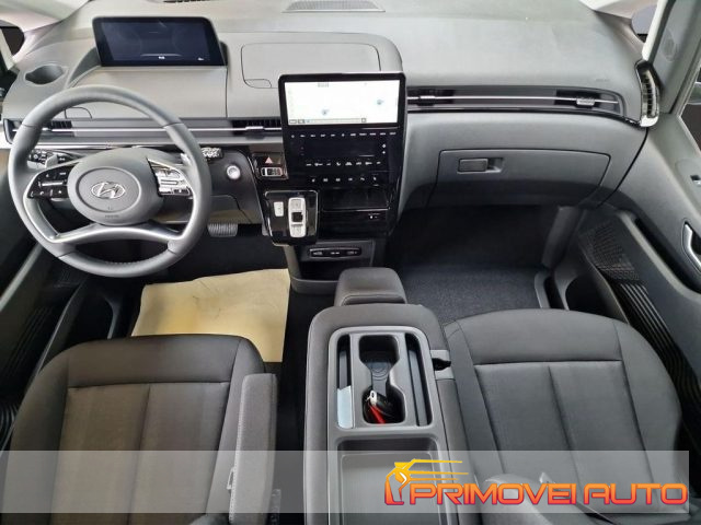 Hyundai STARIA 2.2 AT 9 posti km 0 a CASTELNUOVO RANGONE