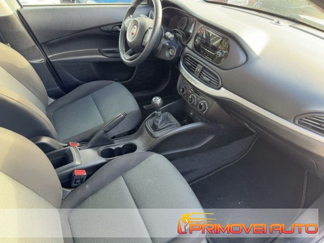 Fiat Tipo 1.4 4 porte Easy - foto 2 di 4