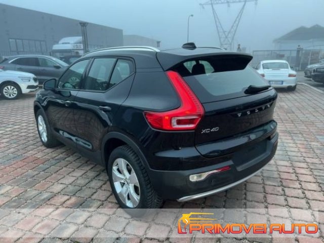 Volvo XC40 B4 AWD Geartronic Momentum Pro, del 2021, 16.700 km, in vendita a Castelnuovo Rangone (MO)