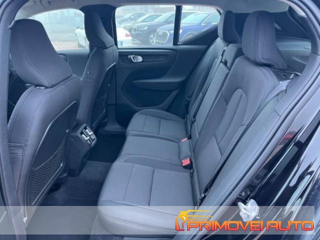 Volvo XC40 B4 AWD Geartronic Momentum Pro - foto 3 di 4