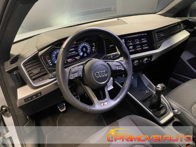 Audi A1 citycarver 30 TFSI Pack S-Line interno - foto 2 di 4