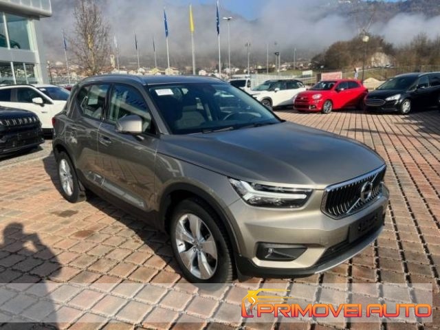 Volvo XC40 B4 AWD Geartronic Momentum Pro - foto 4 di 4