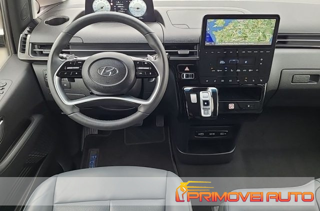 Hyundai STARIA 2.2 AT 2WD 7 posti Luxury usato a CASTELNUOVO RANGONE