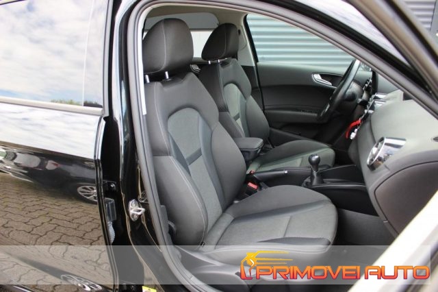 Audi A1 1.0 TFSI Sport - foto 2 di 4