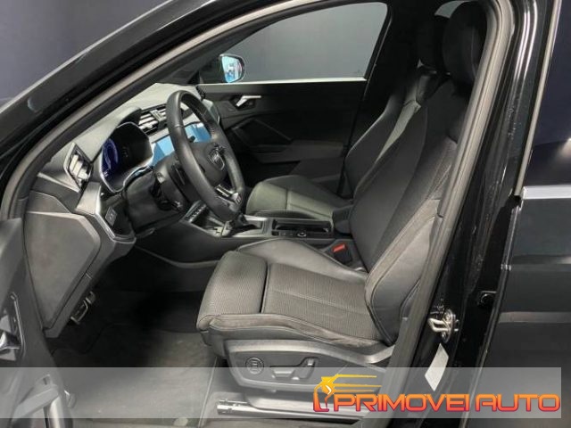 Audi Q3 35 TDI S tronic S line - foto 2 di 4