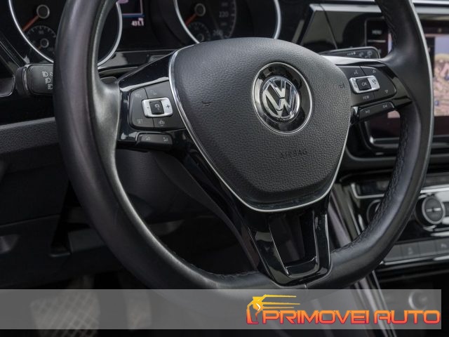 Volkswagen Touran 1.5 TSI EVO DSG R-Line BlueMotion Technology - foto 3 di 4