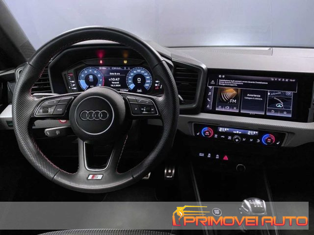 Audi A1 citycarver 30 TFSI Pack S-Line interno - foto 2 di 4