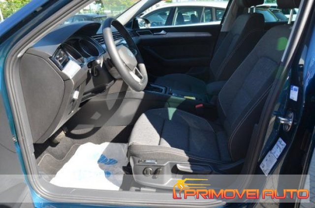 Volkswagen Passat Variant 2.0 TDI SCR EVO DSG Business - foto 2 di 4