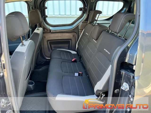 Dacia Dokker 1.6 8V 100CV Stepway - foto 3 di 4