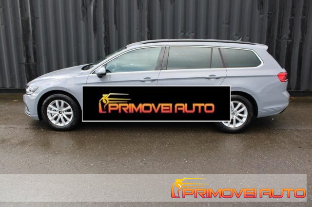 Volkswagen Passat Variant 1.5 TSI ACT DSG Style - foto 2 di 4
