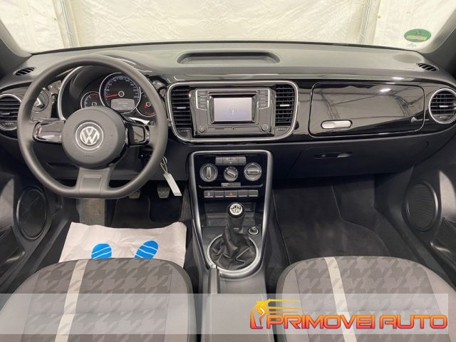 Volkswagen Maggiolino Cabrio 1.2 TSI Design BlueMotion Technology usato a CASTELNUOVO RANGONE