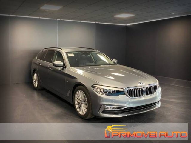 BMW 530 d 249CV xDrive Touring Luxury - foto 4 di 4