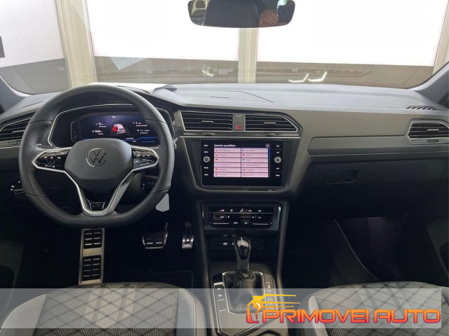 Volkswagen Tiguan 1.5 eTSI 150 CV ACT DSG R-Line km 0 a CASTELNUOVO RANGONE