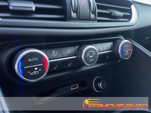 Alfa Romeo Giulia 2.2 Turbodiesel 210 CV AT8 AWD Q4 Competizione - foto 4 di 4