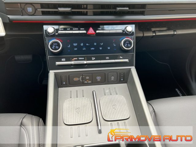 Hyundai SANTA FE 1.6 T-GDi HEV 4WD AT 7 posti XCLASS km 0 a CASTELNUOVO RANGONE